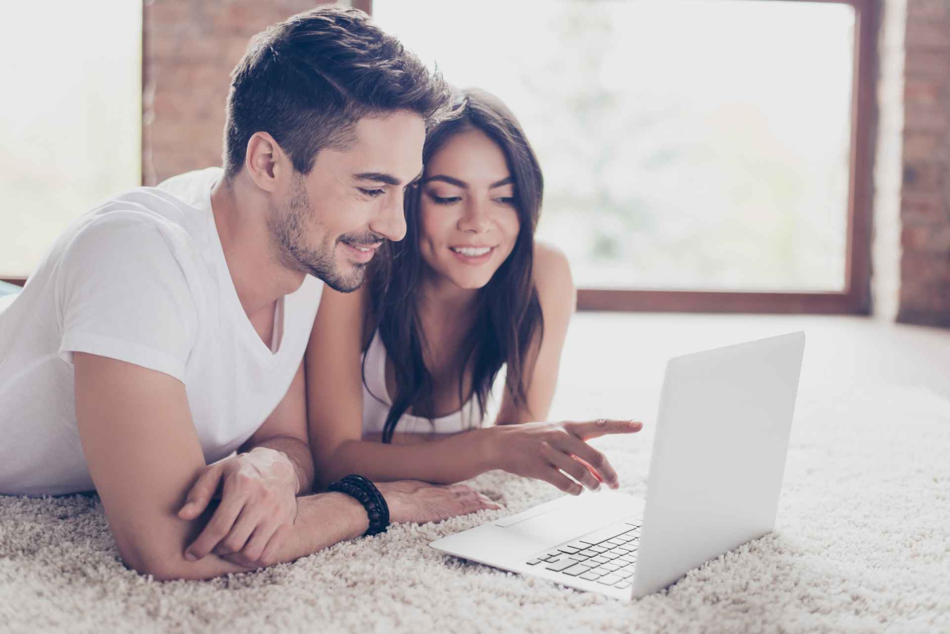 Dos & Don'ts of Dating Profile Photos & Text Dos & Don'ts of Dating Profile Photos & Text
