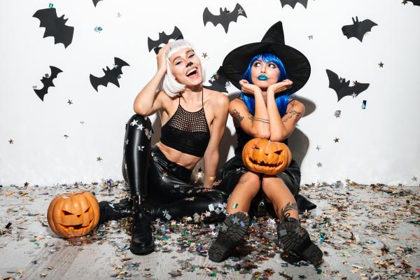 Swinger women in sexy halloween costumes Swinger women in sexy halloween costumes