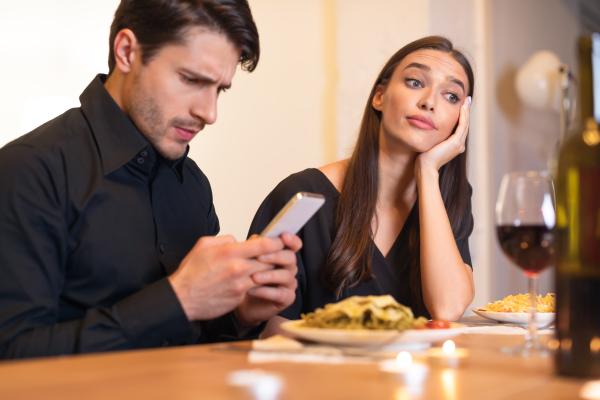 swinger couple being ghosted on a dinner date swinger couple being ghosted on a dinner date