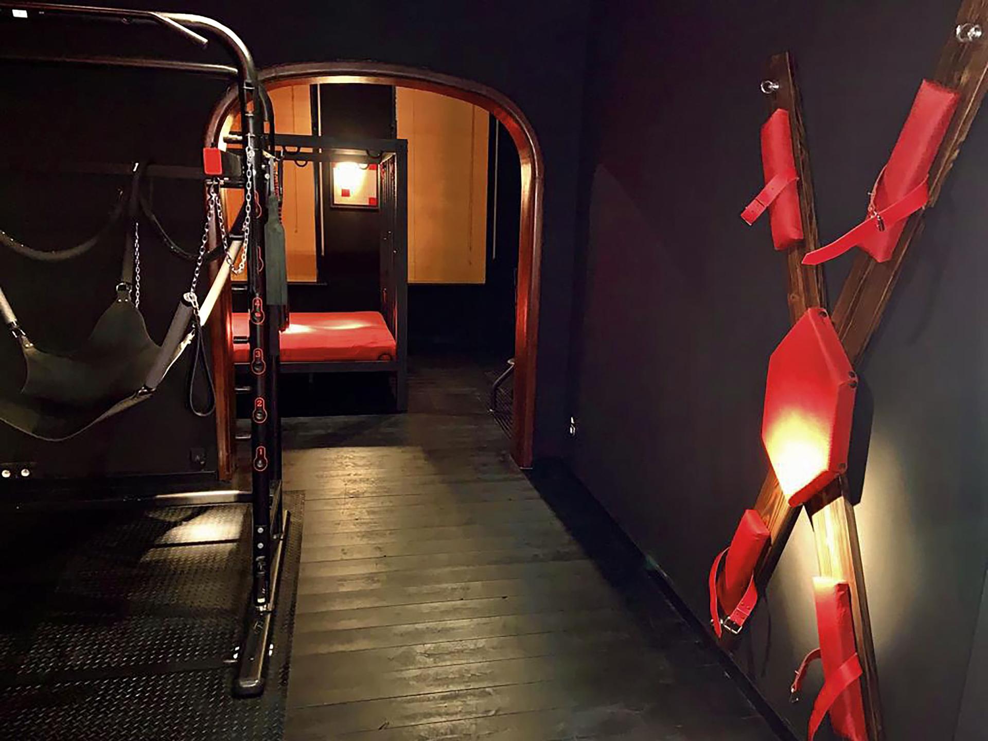 Shivaz Swingers Club BDSM Bondage Studio